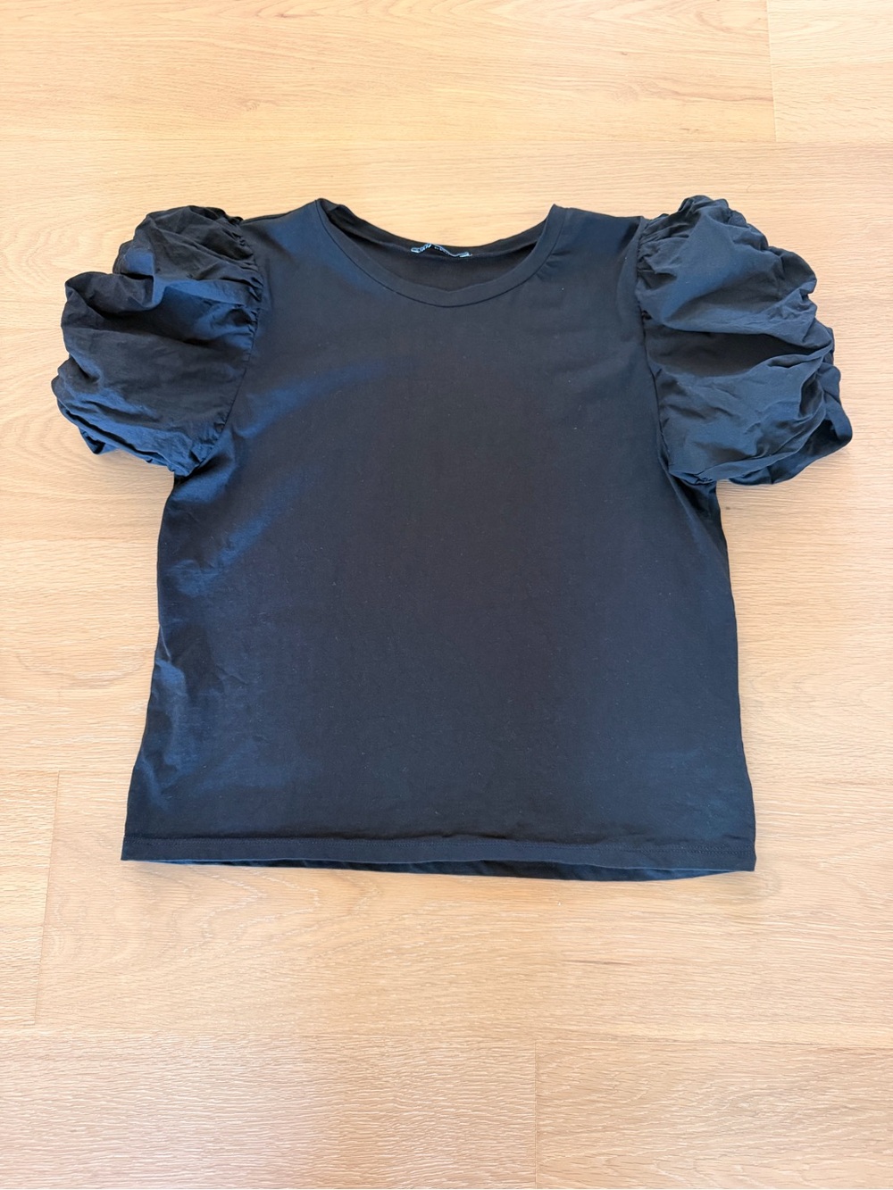 Puff-Sleeve Cotton Tee - Black - Picture 2 of 8